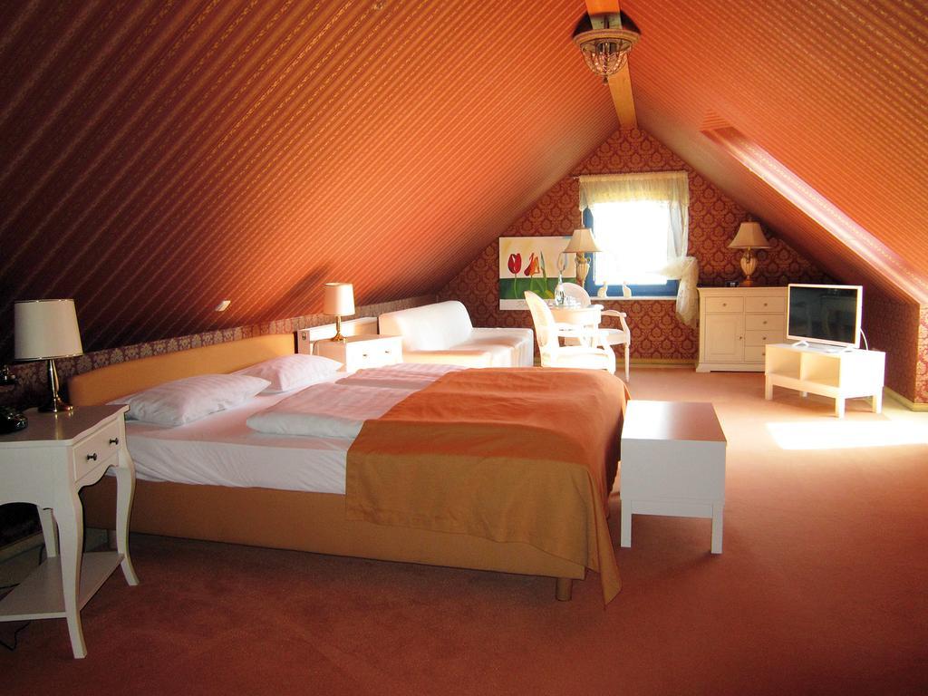 Vierbettzimmer mit Balkon